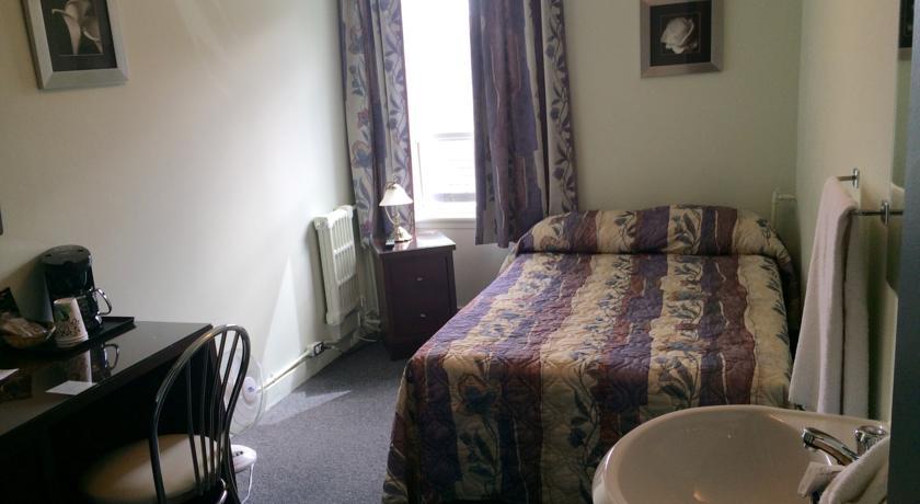 Auberge Centre Ville Chicoutimi Habitación foto